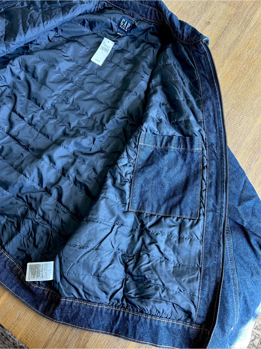 GAP Men’s Relaxed Denim Jacket, NWT - Picture 7 of 10